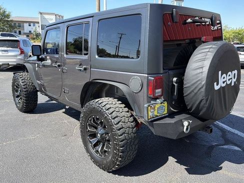Used 2016 Jeep Wrangler Unlimited Rubicon w/ Connectivity Group AWD/4WD image 12