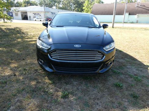 Used 2014 Ford Fusion SE w/ Equipment Group 202A image 2