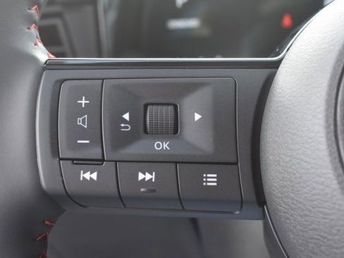 Used 2025 Nissan Kicks SR image 20