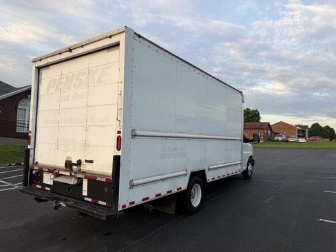 Used 2018 GMC Savana 3500 Extended w/ Driver Convenience Package RWD image 6