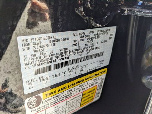 Certified 2025 Ford Expedition Max Platinum image 13