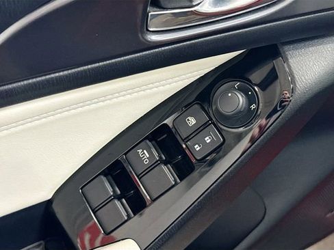 Used 2018 MAZDA MAZDA3 Grand Touring image 18