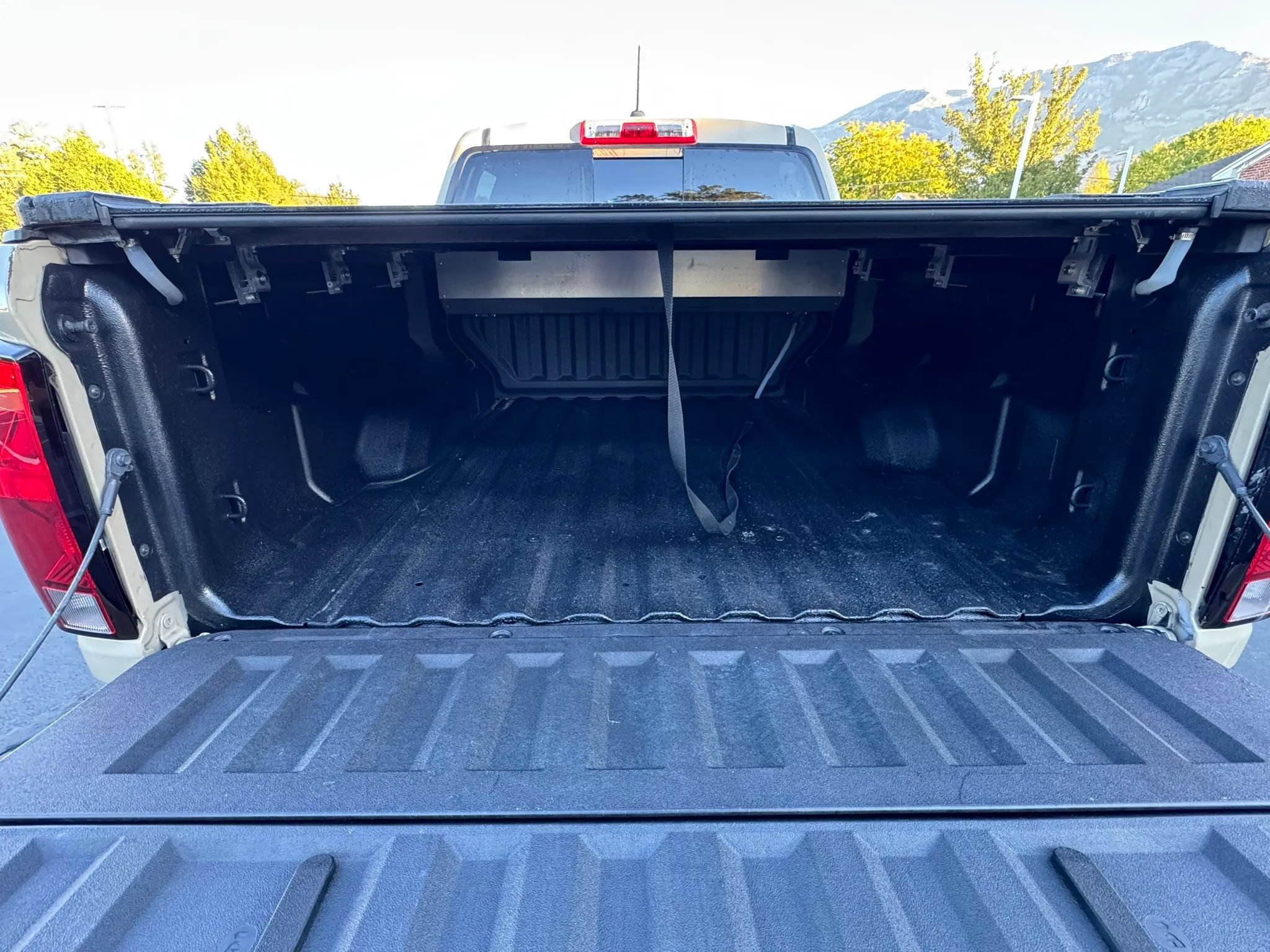 Used 2023 Chevrolet Colorado Trail Boss w/ Advanced Trailering Package AWD/4WD image 18