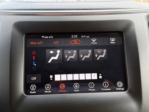 Used 2020 Jeep Cherokee Latitude AWD/4WD image 16