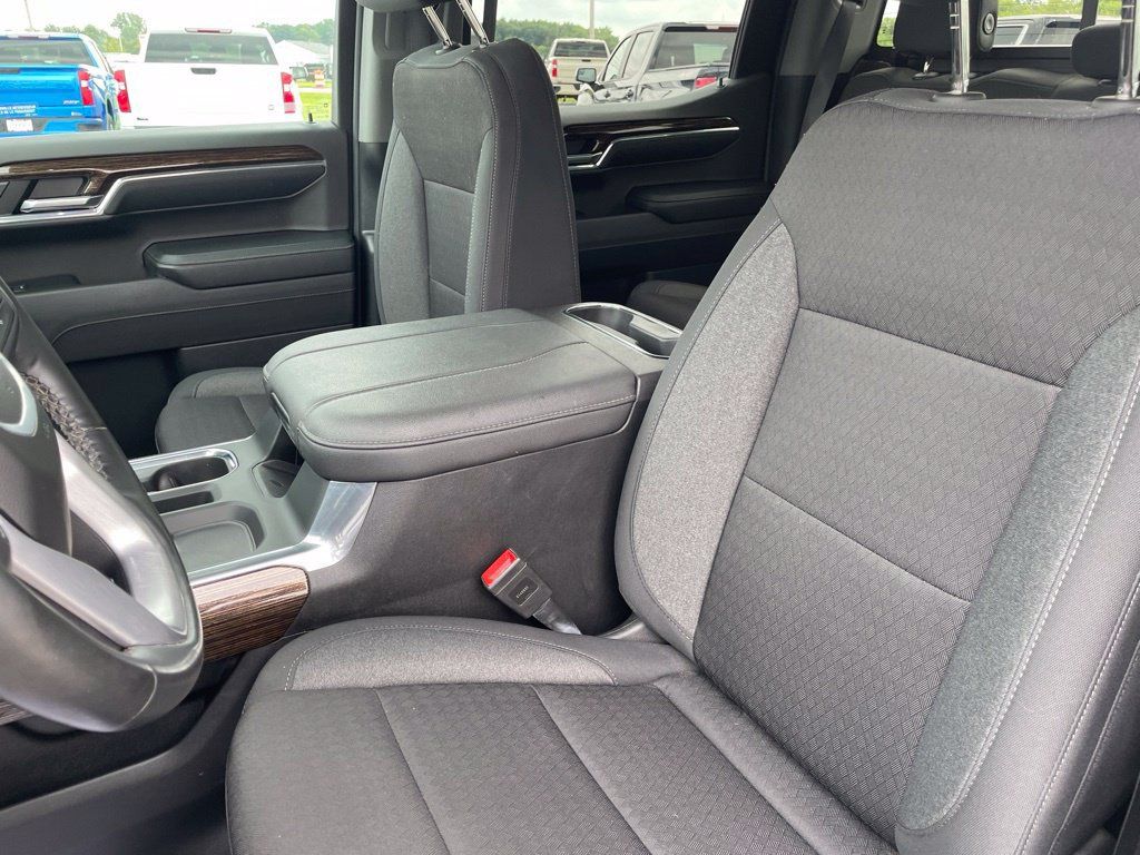 Used 2024 GMC Sierra 1500 Elevation w/ Preferred Package AWD/4WD image 13