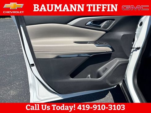 Used 2026 Chevrolet Traverse LT w/ Driver Confidence Package FWD image 18
