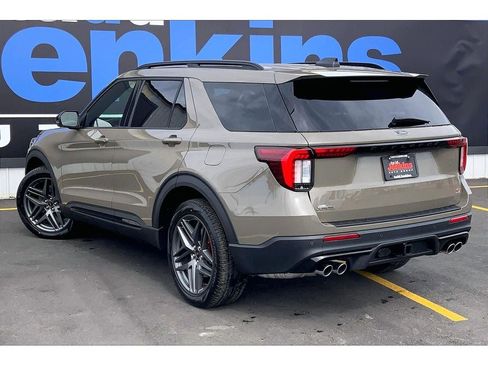 New 2026 Ford Explorer ST image 3
