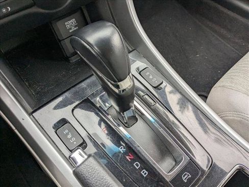 Used 2014 Honda Accord Plug-In Sedan image 11