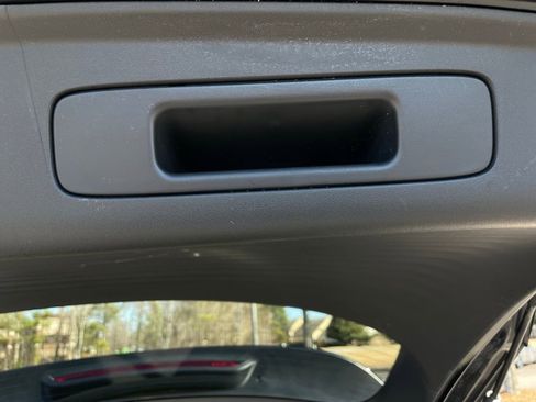 Certified 2025 Honda HR-V Sport image 40