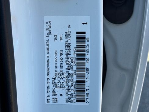 Used 2024 Toyota Tacoma TRD Off-Road image 29