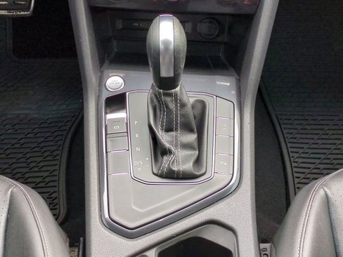 Used 2021 Volkswagen Tiguan SE R-Line image 19
