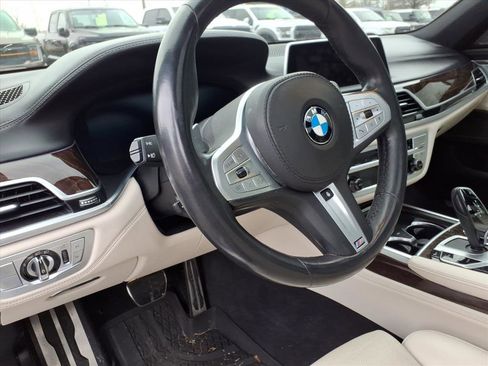 Used 2021 BMW 750i xDrive w/ Executive Package image 8