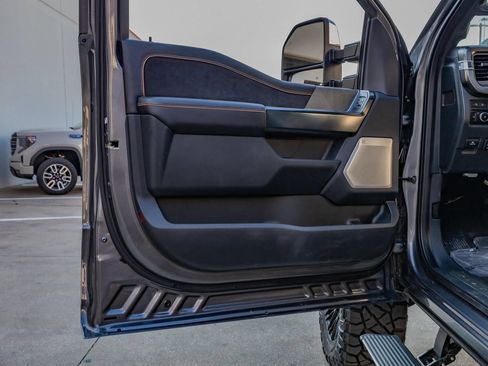 Used 2024 Ford F250 Platinum w/ FX4 Off-Road Package AWD/4WD image 37