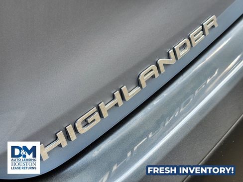 Used 2022 Toyota Highlander XLE image 17