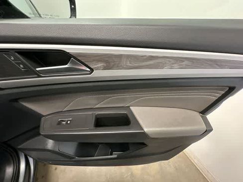 Certified 2023 Volkswagen Atlas Cross Sport SE image 22