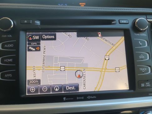 Used 2019 Toyota Highlander XLE image 17