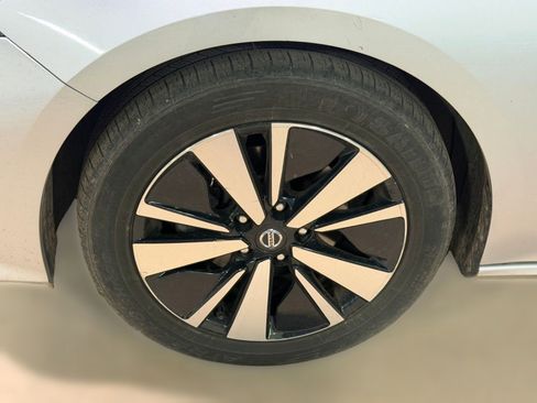 Used 2022 Nissan Altima 2.5 SV image 9