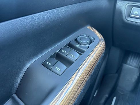 Used 2019 GMC Acadia Denali w/ Technology Package AWD/4WD image 32