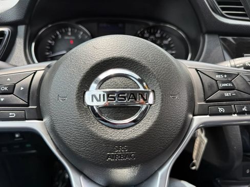 Used 2020 Nissan Rogue S AWD/4WD image 28