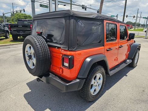 Used 2018 Jeep Wrangler Unlimited Sport S AWD/4WD image 9