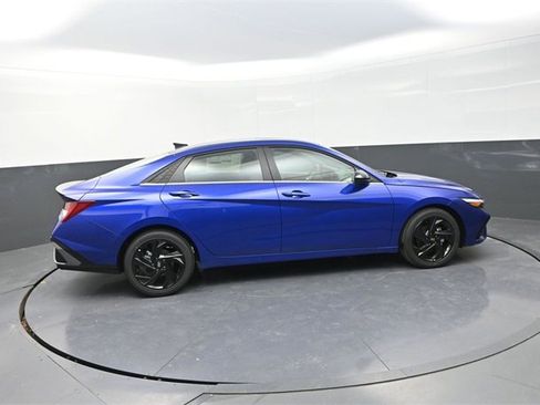 New 2026 Hyundai Elantra SEL Sport image 9