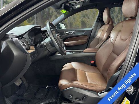 Used 2021 Volvo XC60 T5 Momentum AWD/4WD image 9