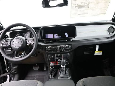 New 2026 Jeep Gladiator Willys AWD/4WD image 22