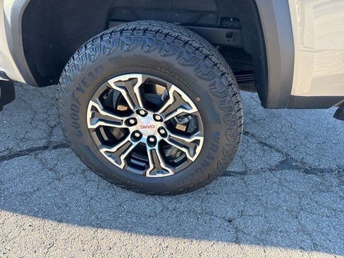 Certified 2024 GMC Canyon AT4 w/ Technology Package image 18