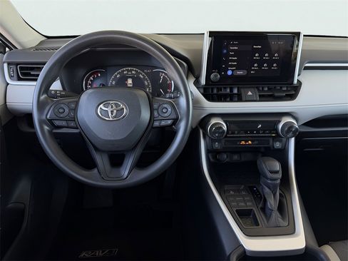 Used 2024 Toyota RAV4 XLE image 17