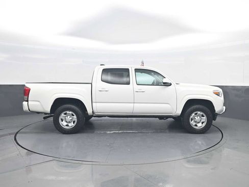 Used 2022 Toyota Tacoma SR image 9