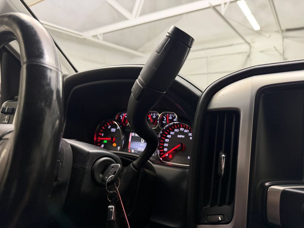 Used 2015 GMC Sierra 2500 SLT w/ Duramax Plus Package AWD/4WD image 30