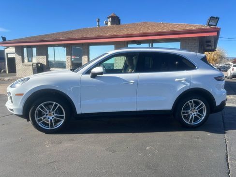 Used 2019 Porsche Cayenne image 2