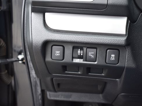 Used 2017 Subaru Forester 2.5i Premium image 16