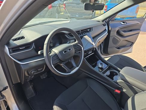 New 2026 Jeep Grand Cherokee Laredo X image 16