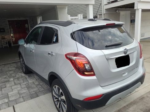 Used 2022 Buick Encore Preferred w/ Safety Package image 3