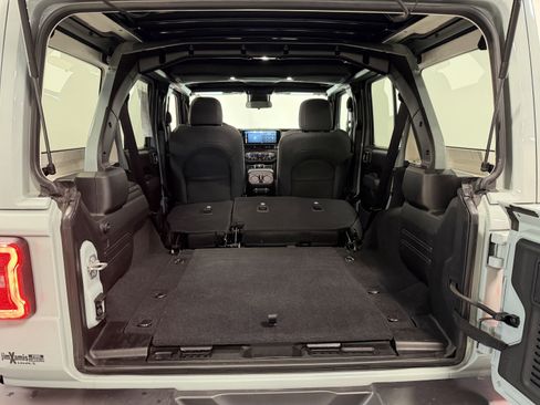 Used 2024 Jeep Wrangler Sport S image 30