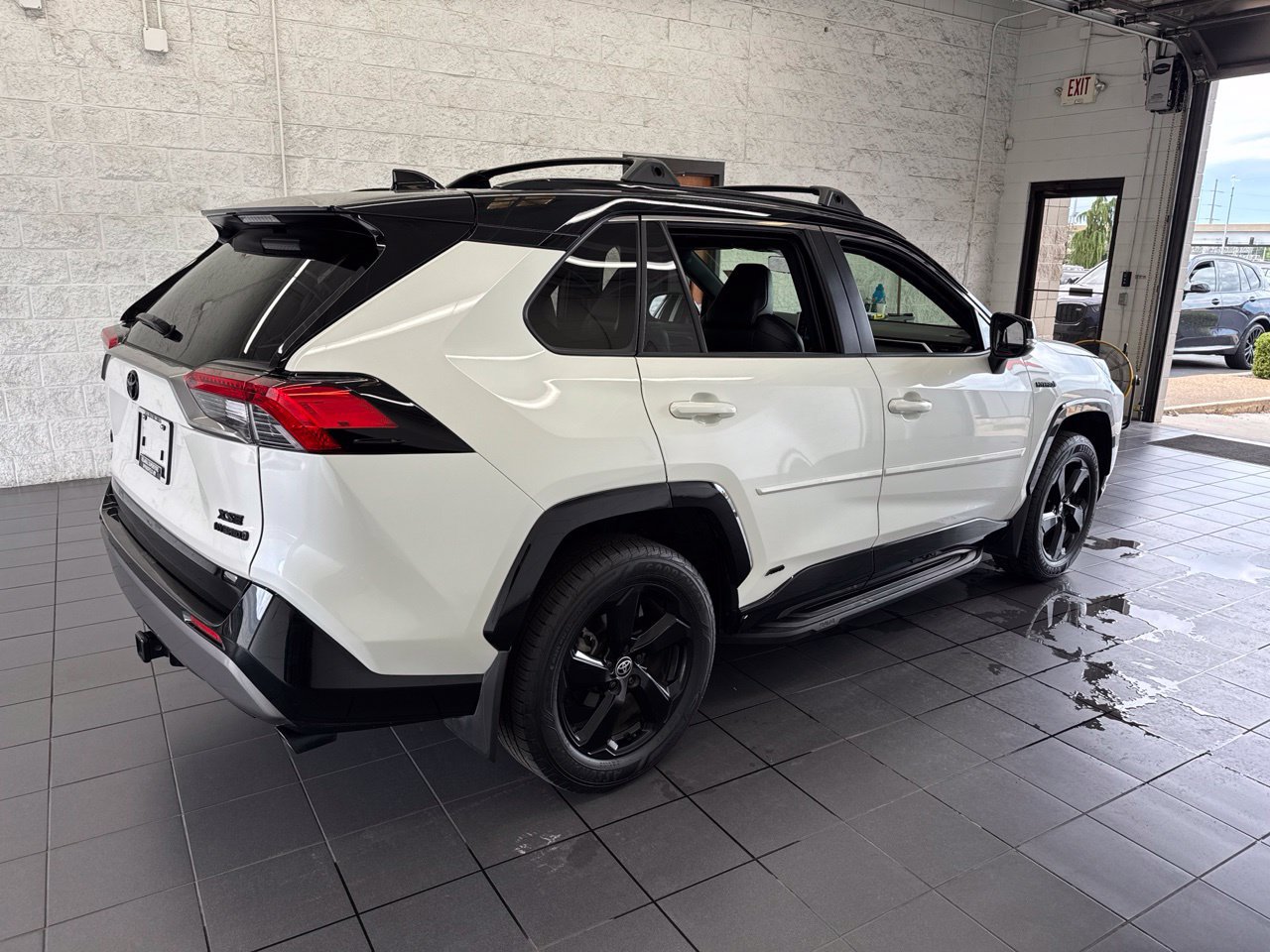 Used 2021 Toyota RAV4 XSE w/ XSE Grade Weather Package AWD/4WD image 8