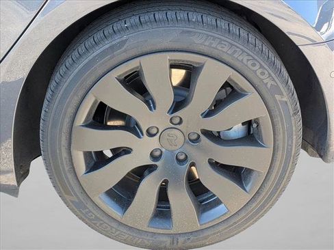 Used 2022 Tesla Model 3 Long Range AWD/4WD image 6