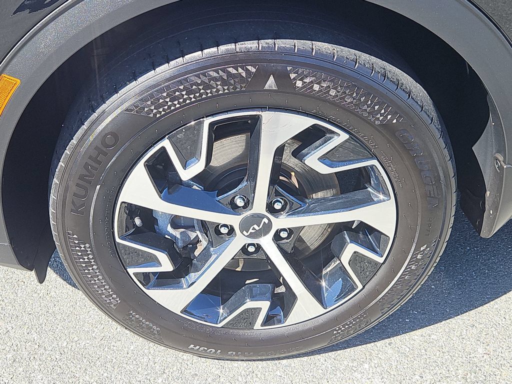 Certified 2024 Kia Sportage EX AWD/4WD image 7