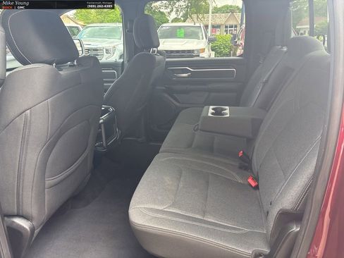 Used 2019 RAM 1500 Big Horn AWD/4WD image 11