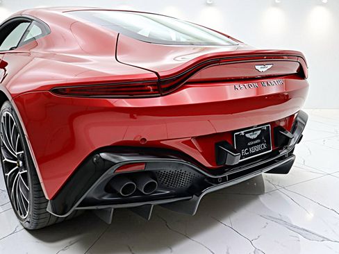 Used 2023 Aston Martin V8 Vantage Coupe RWD image 24