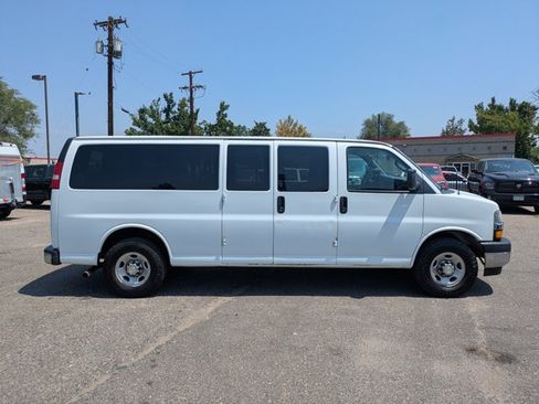 Used 2019 Chevrolet Express 3500 LT w/ LT Preferred Equipment Group RWD image 4