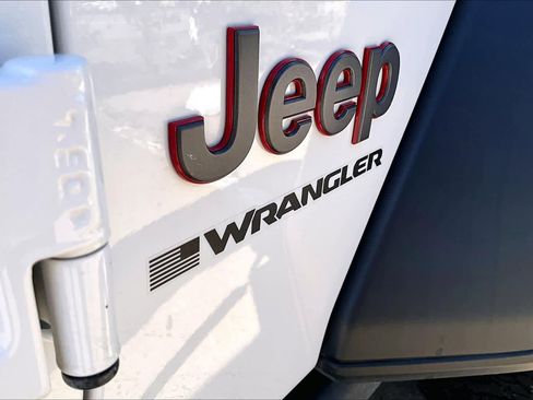 Used 2024 Jeep Wrangler Unlimited Rubicon image 28