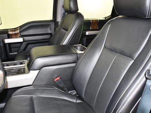 Used 2019 Ford F150 Lariat w/ Equipment Group 502A Luxury AWD/4WD image 46