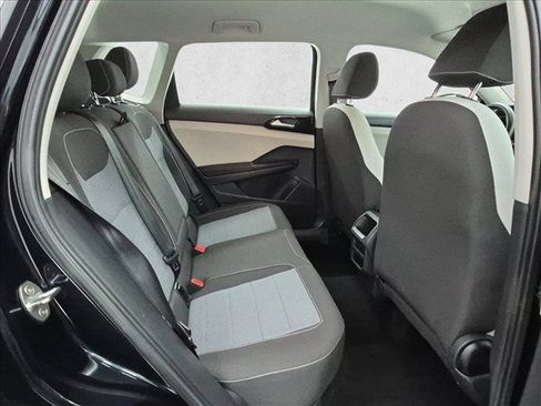 Used 2025 Volkswagen Taos S AWD/4WD image 22