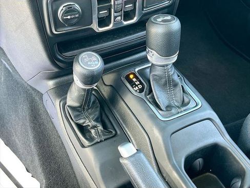 Certified 2025 Jeep Wrangler Unlimited Sahara AWD/4WD image 16