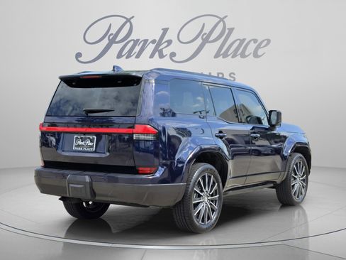 Used 2025 Lexus GX 550 w/ Cold Area Package AWD/4WD image 5