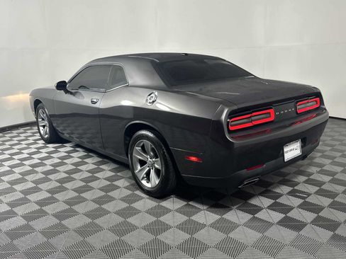 Used 2015 Dodge Challenger SXT RWD image 5