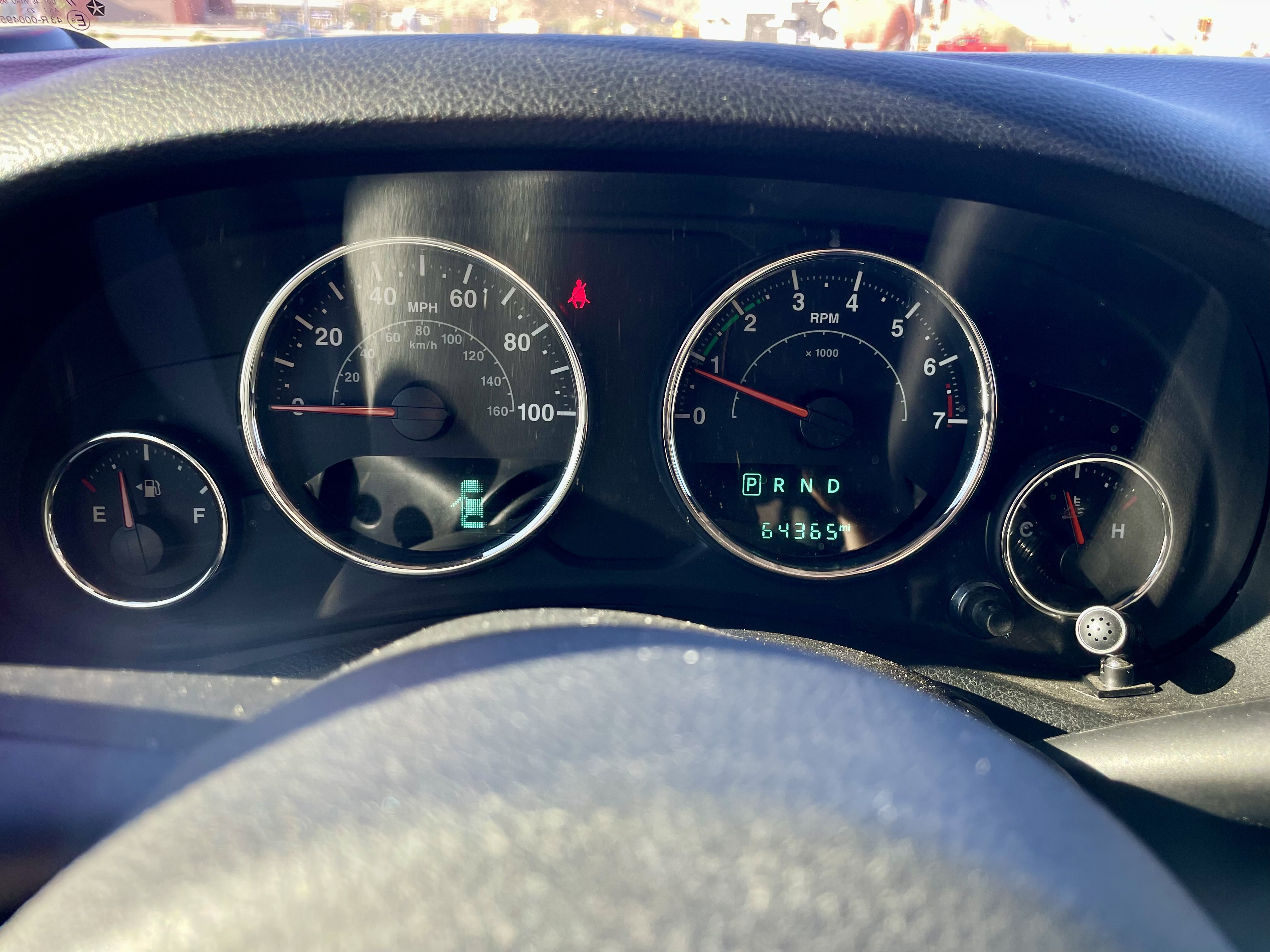 Used 2018 Jeep Wrangler Unlimited Sahara w/ Connectivity Group AWD/4WD image 16
