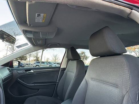 Used 2015 Volkswagen Jetta S image 19